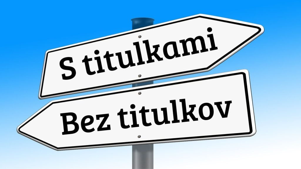 Pozeranie serialov s titulkami, alebo bez?