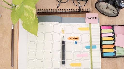 System v uceni kalendar s farebnymi stitkami 